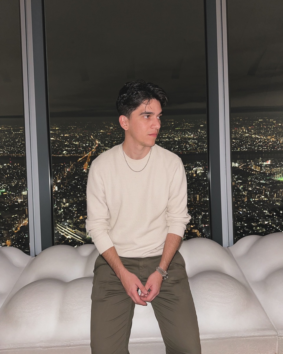 Nicol&aacute;s